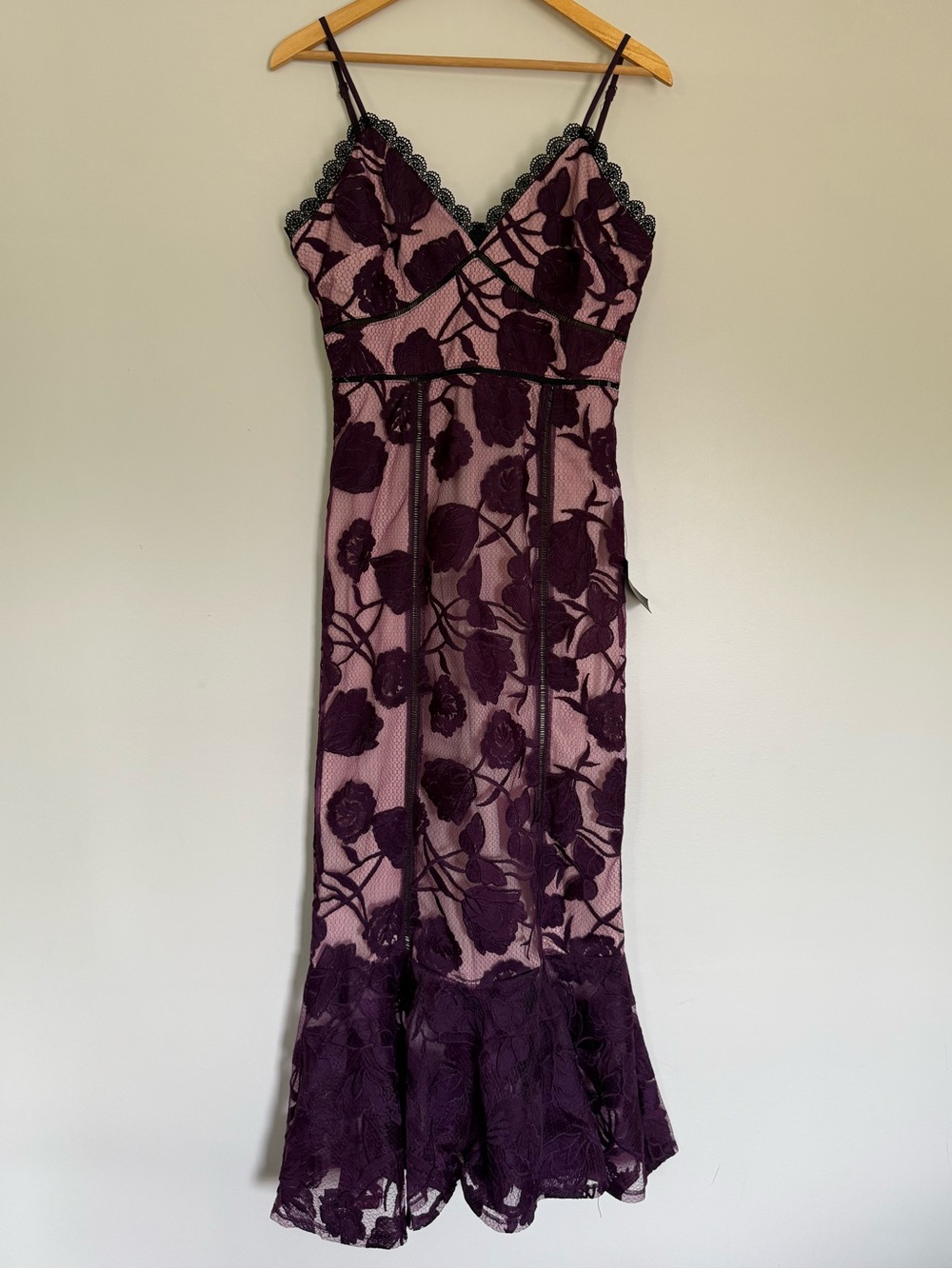 Lulus Alluring Dream Dark Purple Floral Mesh Lace Trumpet Midi Dress Sz M